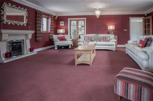 Photo 30 - Knights Rest - 4 Bedroom Holiday Home - Princes Gate - Narberth
