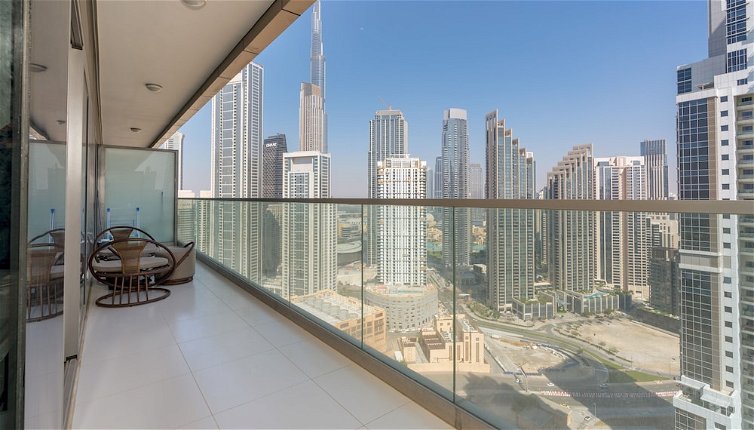Foto 1 - Luxurious 2B With Burj Views in Business Bay