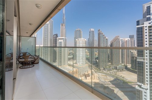 Photo 1 - Luxurious 2B With Burj Views in Business Bay