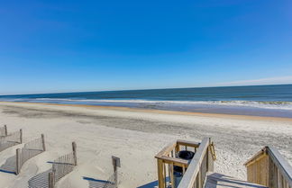 Photo 2 - Pawleys Island Condo - Balcony, Pool & Ocean Views