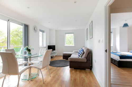 Photo 1 - Skyvillion - Tower Point Enfield 1bed Wbalcony