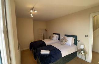 Photo 3 - Free Parking Near City Centre & Stadium Sleeps 6-8