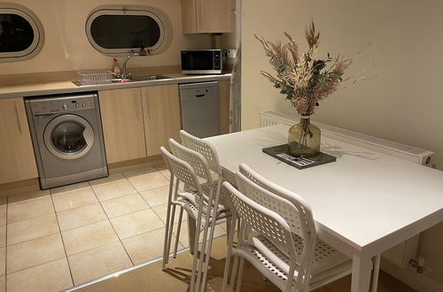 Photo 17 - Free Parking Near City Centre & Stadium Sleeps 6-8