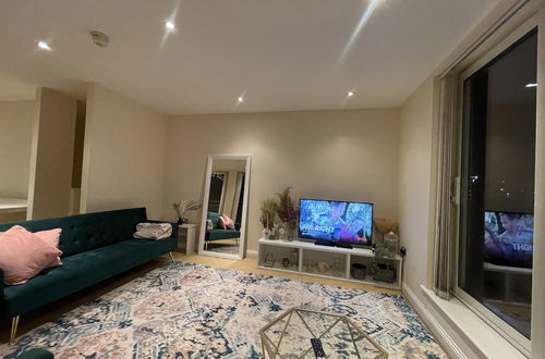 Photo 13 - Free Parking Near City Centre & Stadium Sleeps 6-8