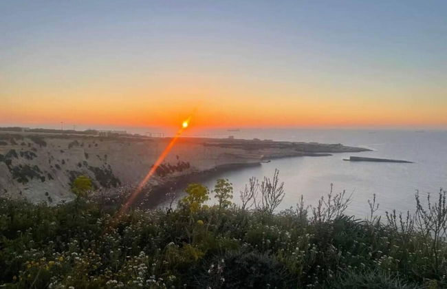 Peaceful Haven With Stunning Views Close to sea - Foto 15