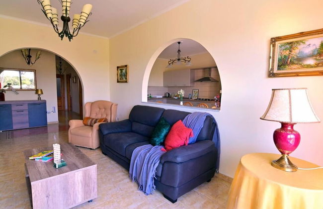 Peaceful Haven With Stunning Views Close to sea - Foto 11