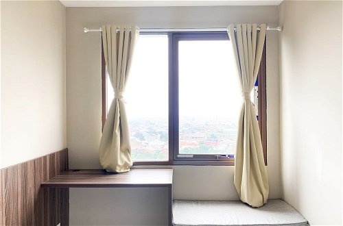 Foto 18 - Comfy And Homey Studio At Gateway Park Lrt City Bekasi Apartment