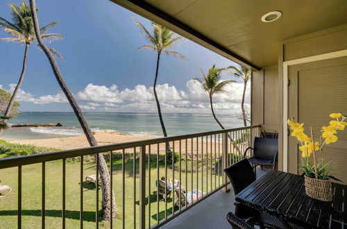 Foto 15 - Waipouli Beachfront Condo w/ Balcony + Ocean Views