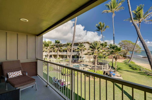 Foto 14 - Waipouli Beachfront Condo w/ Balcony + Ocean Views