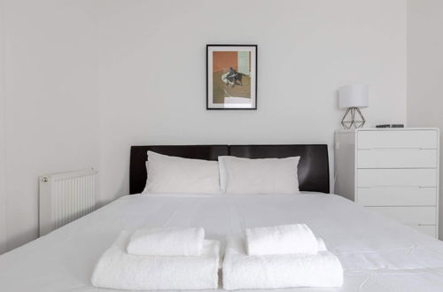 Photo 8 - Gorgeous 1BD Flat - 10 Mins From Clapham Common