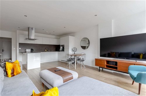 Photo 20 - Gorgeous 1BD Flat - 10 Mins From Clapham Common