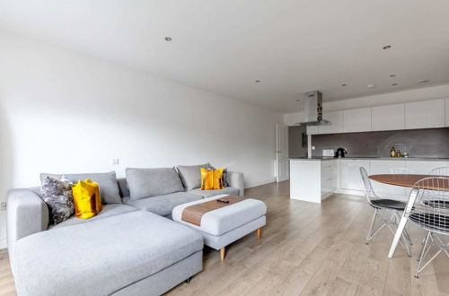 Photo 15 - Gorgeous 1BD Flat - 10 Mins From Clapham Common
