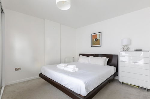 Photo 2 - Gorgeous 1BD Flat - 10 Mins From Clapham Common