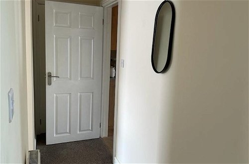 Photo 17 - Lovely 2-bed Apartment in Stroud