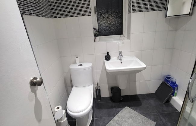 Charming 2-bed Apartment in Grays - Foto 10