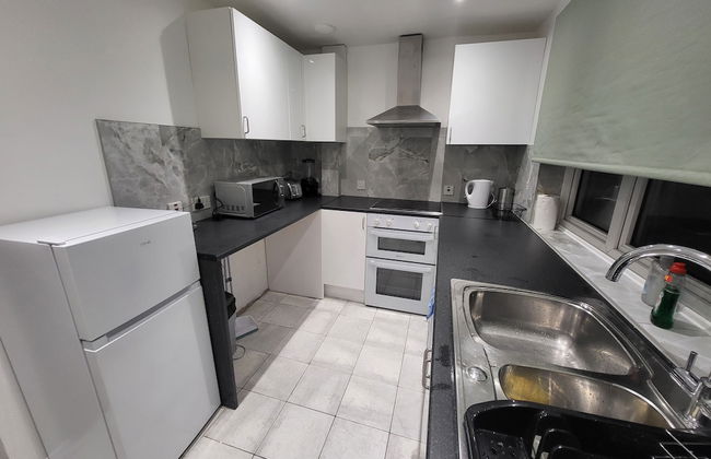 Charming 2-bed Apartment in Grays - Foto 7
