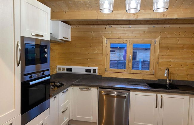 Inviting 2-bedroom Cabin in Ashton Under Hill - Foto 6