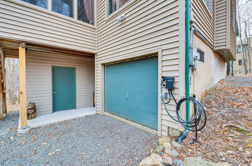 Photo 8 - Eco-friendly Poconos Cabin w/ EV Charger