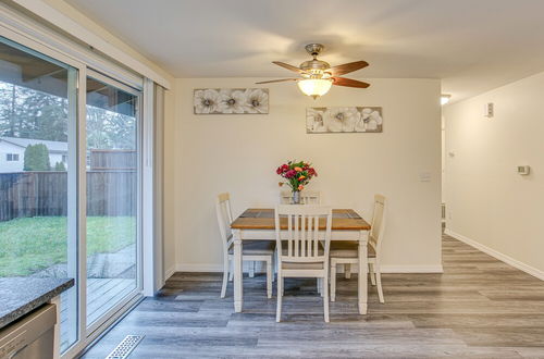 Photo 6 - Modern Puyallup Townhome w/ Backyard & Fireplace