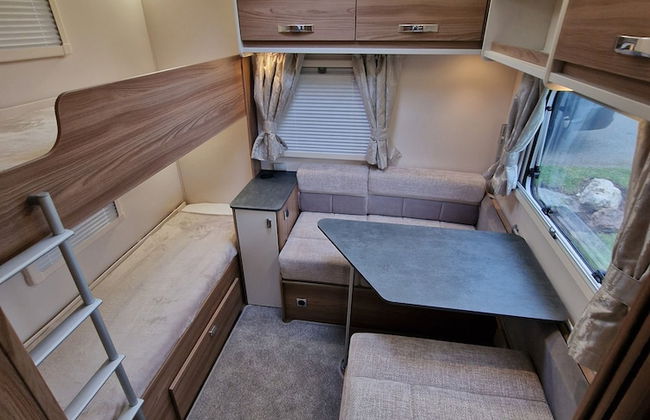 Brand new Touring Caravan Sited all Setup Ready - Foto 2