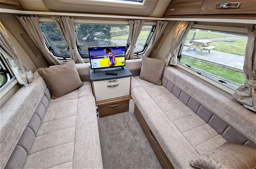 Foto 6 - Brand new Touring Caravan Sited all Setup Ready