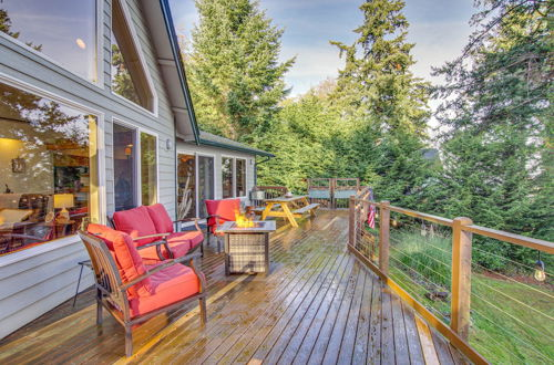 Foto 34 - Hat Island Home w/ Stunning View & Wraparound Deck