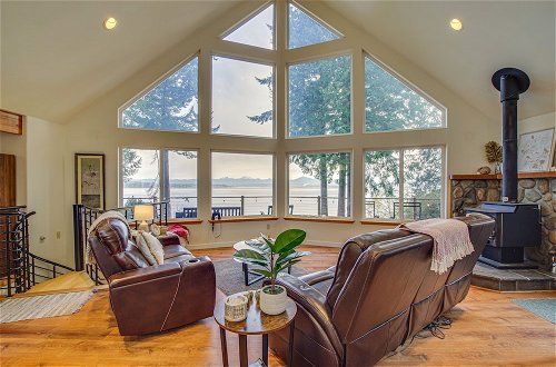 Foto 1 - Hat Island Home w/ Stunning View & Wraparound Deck