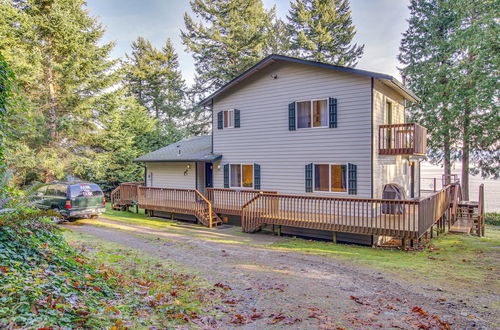 Photo 11 - Hat Island Home w/ Stunning View & Wraparound Deck