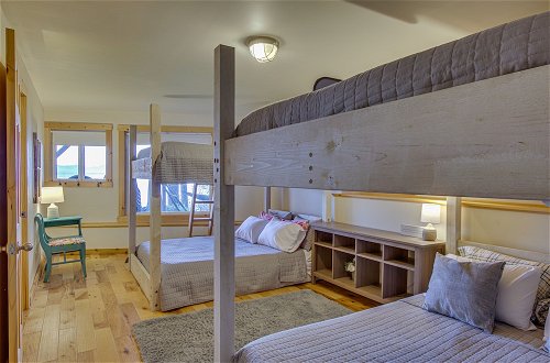 Foto 10 - Hat Island Home w/ Stunning View & Wraparound Deck