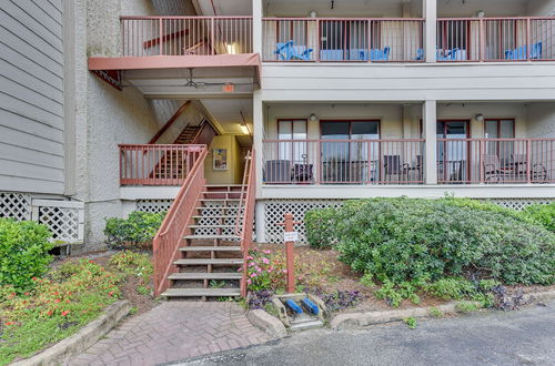 Photo 8 - Hilton Head Island Condo w/ Ocean-view Balcony