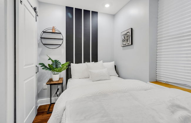 Patio Central City W Oxford St 1BR - Photo 1