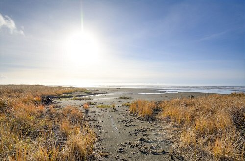 Foto 18 - Oceanfront Moclips Retreat w/ Beach Access & View