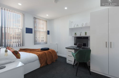 Photo 9 - Leicester's Lyter living Serviced apartments Opposite Leicester Railway Station