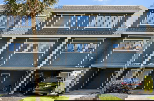 Photo 40 - Oceanside Townhouse with Ocean View and Access to the Deck by RedAwning