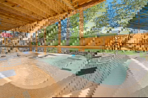 Foto 26 - Sweet Escape By Ghosal Luxury Lodging