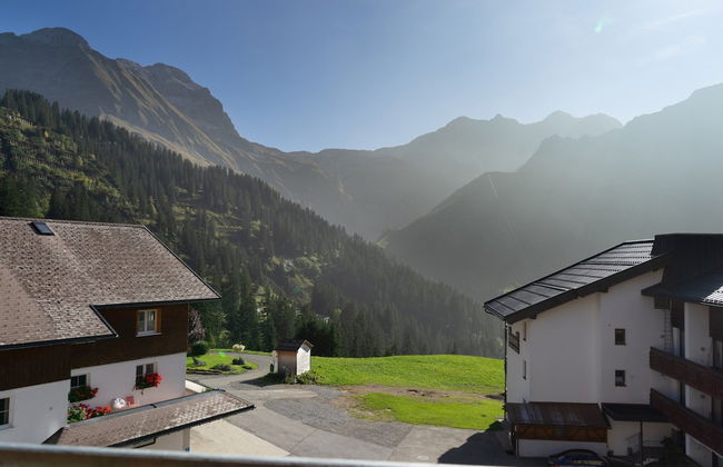 Apartment in Schrocken Near Ski Arlberg - Foto 28
