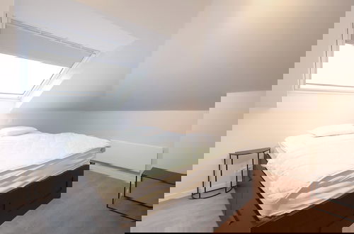 Foto 3 - Modern Apartment Near Seabeach