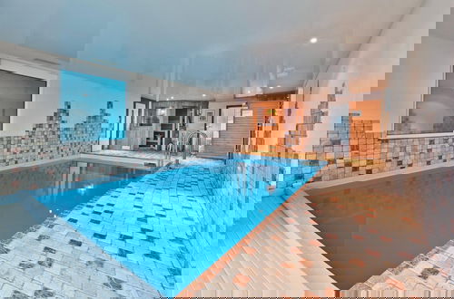 Foto 1 - Tasteful Holiday Home With Private Pool