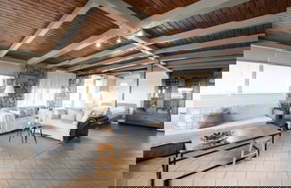 Foto 2 - Sunny Loft With a Panoramic View