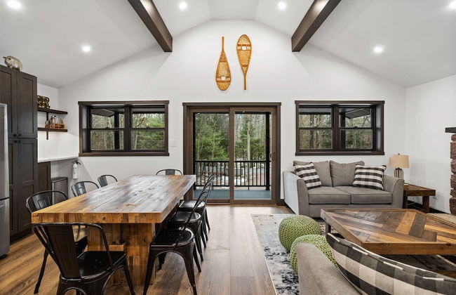 The Breck by Avantstay Modern 6bdr Cabin w/ Hot Tub & Game Room - Photo 22
