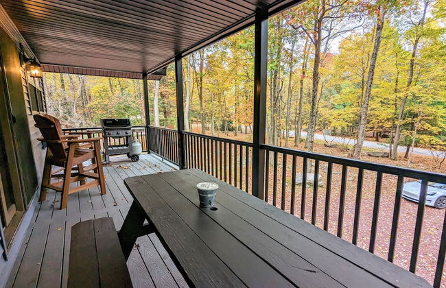 The Breck by Avantstay Modern 6bdr Cabin w/ Hot Tub & Game Room - Photo 36