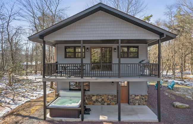 The Breck by Avantstay Modern 6bdr Cabin w/ Hot Tub & Game Room - Photo 33