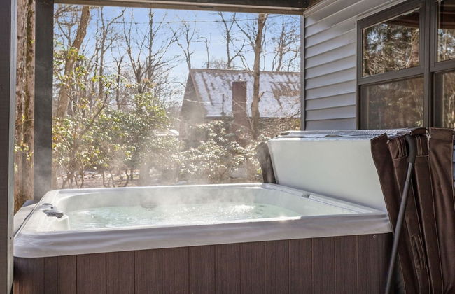 The Breck by Avantstay Modern 6bdr Cabin w/ Hot Tub & Game Room - Photo 17