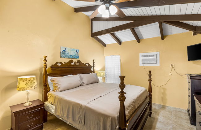 A Getaway From Your Getaway 1 Bedroom Condo by RedAwning - Photo 3