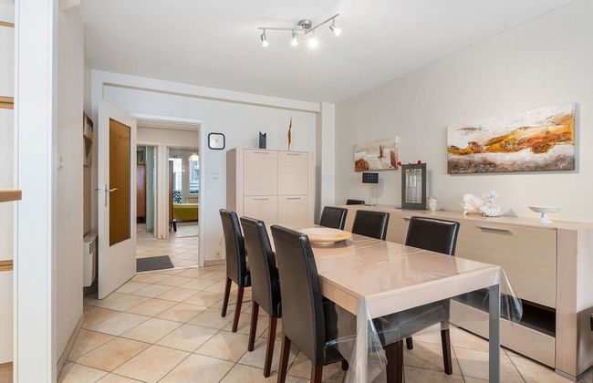 Apartment by Seafront and Casino - Foto 12