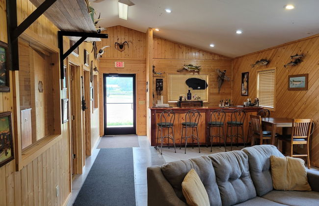 The Lodge - Photo 6