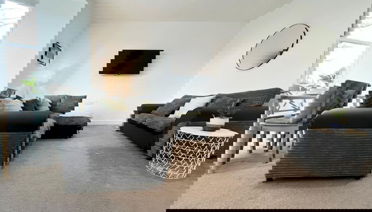 Foto 1 - Spacious Apartment Parking Close to Seafront