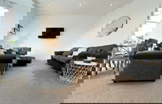 Photo 1 - Spacious Apartment Parking Close to Seafront