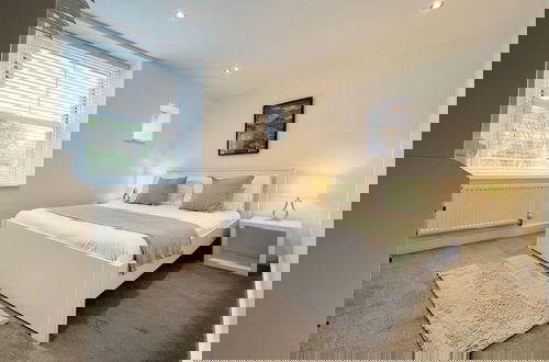 Foto 4 - Spacious Apartment Parking Close to Seafront