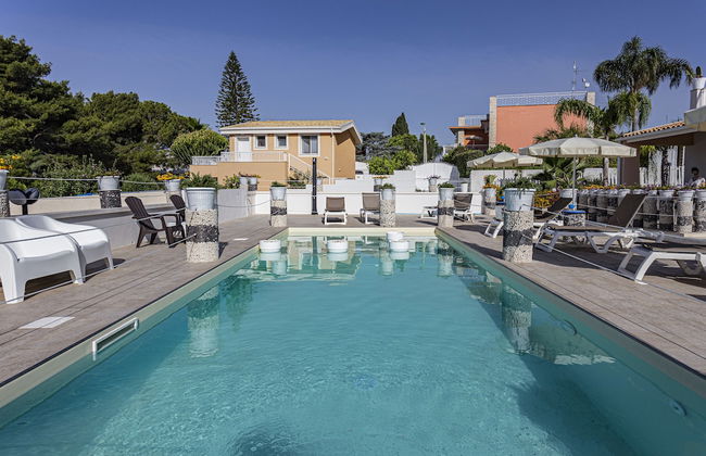SMALL LUXURY APARTMENT WITH POOL - Foto 13